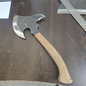 Alternative view of تبر کمپینگ تیغه فولاد فنر و دسته چوب گردو با قلاف چرمی