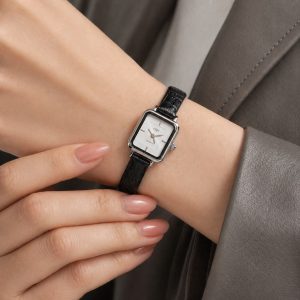 ساعت دنیل ولینگتون (RL) بند چرم مشکی سفید(E) کد W104