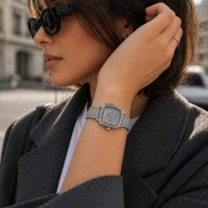 ساعت زنانه فلورا SQP بند چرم خاکستری (E) کد W088 (nx)